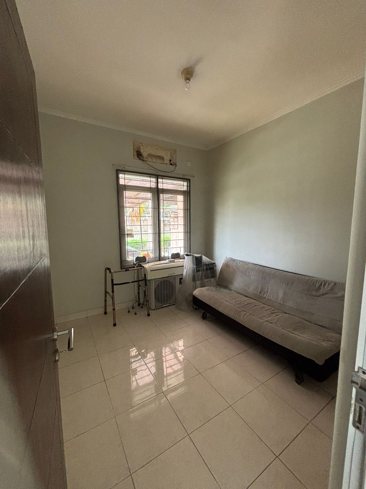 Rumah Dijual di Cluster Taman Simpruk Lippo Cikarang 